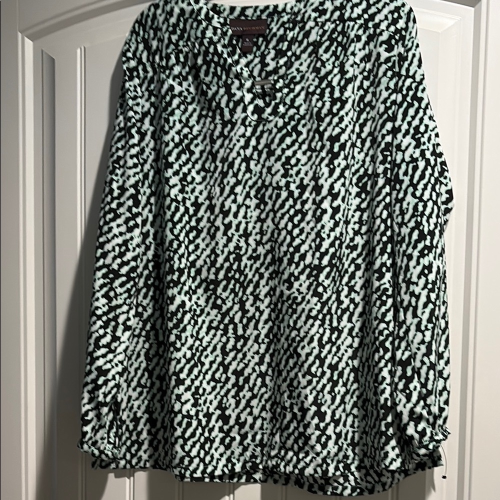 Patterned Black and White Women's Top